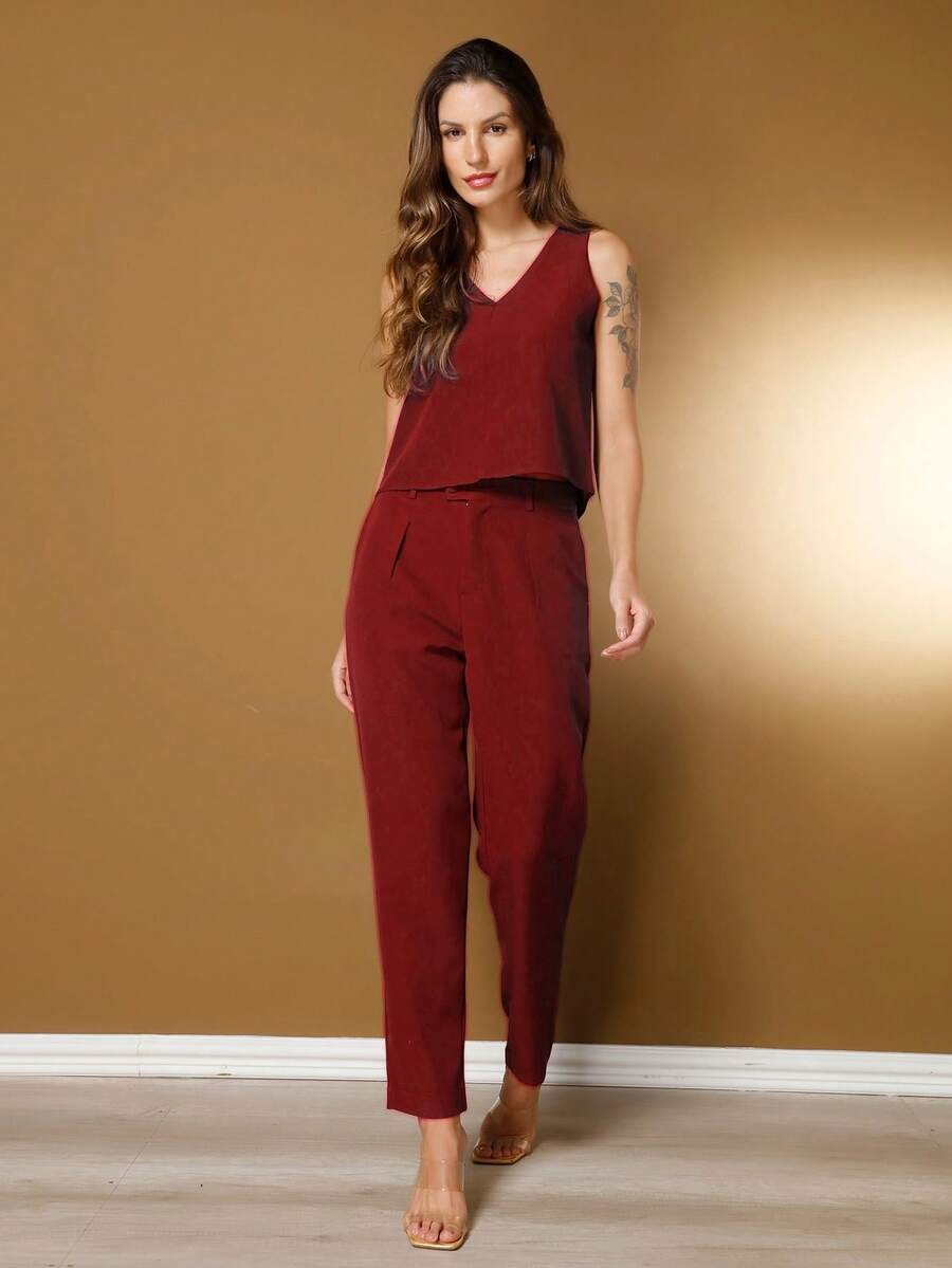 Tailored Suit. Elegant Set Consisting Of Wide-Leg Trousers And A Blouse. - Burgundy - View 1