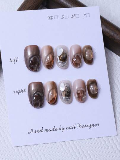 Set de 10 piezas de uñas ovaladas cortas hechas a mano en estilo marrón Y2K y decoración de uñas con moldeado de cristal pintado a mano en 3D y diseño degradado dibujado a mano. 1 pieza de gel de gelatina y 1 lima de uñas. Perfecto para la vida diaria y para disfraces de fiestas del festival de música de Coachella, uñas postizas y productos para el cuidado de las uñas.