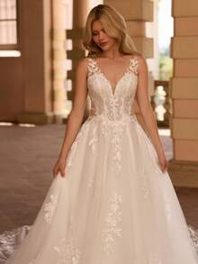 Enchanting Spaghetti Strap Open Back Lace Tulle A-Line Wedding Dress With Lace Train, Wedding Dresses For Bride, Elegant And Comfortable, Includes Plus Sizes, Bridal Gown, Formal Dresses For Women, Suitable For Wedding, Party, After-Party Dress, Cocktail Party, Bride, Formal Occasions, Dinner Dress, Prom Dress, Birthday Party, Celebration, Gala, Festival, Ceremony, Graduation, Homecoming Dress, Vacation, White - 白色 - 查看 1