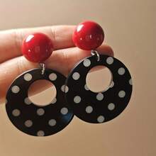 A Pair Of Stylish And Simple Polka Dot Earrings, Suitable For Women To Wear In Daily Life, At Banquets/Parties, While Traveling, On Vacation, At Music Festivals, Etc. They Make A Great Holiday And Birthday Gift For A Girlfriend/Mother, As Well As A Christmas Accessory - 波點耳環 - 1 對 - 查看 6