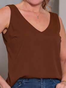 Women's Basic V-Neck Tank Top With Wide Straps - 咖啡棕 - 查看 1