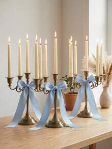 Chân nến nhiều nhánh bằng đồng cổ sang trọng, trang trí nhà cửa theo phong cách châu Âu cổ điển, tạo không gian lãng mạn, phù hợp cho phòng khách và trang trí ngày lễ. Vật trang trí để bàn bằng hợp kim kẽm phong cách Bohemian này rất lý tưởng để trang trí nhà cửa, trang trí lò sưởi, tiệc Giáng sinh, quà tân gia, đám cưới, nhà hàng và các buổi tụ họp. - Nhiều phong cách - Xem 10