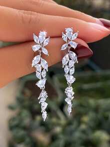 一对精致镀银长叶形立方氧化锆垂坠耳环，CZ水晶首饰，适合婚礼、订婚、宴会、派对、舞会、新娘、伴娘、女士礼物 - 白色 - 查看 2