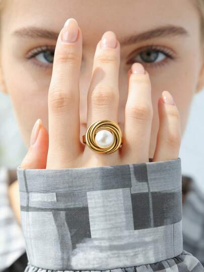 Mazuer 1pc 18K Gold Plated European & American Luxury Rose Pearl Ring, Stainless Steel Jewelry For Daily Wear, Party, Date & Anniversary Gift