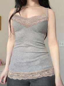 女士蕾丝拼接V领吊带背心，Y2K风格休闲修身无袖背心，夏季百搭吊带背心 - 灰色 - 查看 1