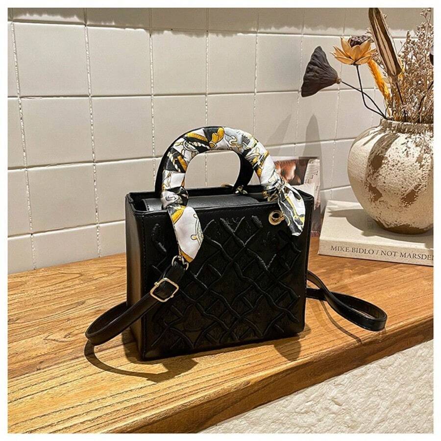 2026 Winter New Classic Lady Diana Bag, Large Capacity Commuter Bag, Textured Shoulder Crossbody Handbag, Versatile Tote - Black - View 1