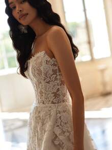 Romantic Strapless Sweetheart 3D Floral Illusion Lace Tulle Gown With High Slit & Train, Wedding Dresses For Bride, Elegant And Comfortable, Includes Plus Sizes, Bridal Gown, Formal Dresses For Women, Suitable For Wedding, Party, Vacation, Bride, Formal Occasions, Dinner Dress, Prom Dress, After-Party Dress, Homecoming Dress, Cocktail Party, Birthday Party, Celebration, Gala, Festival, Ceremony, White - 白色 - 查看 3