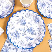 蓝白瓷花瓣形一次性餐盘、餐巾纸、杯子套装 - 一次性派对用品套装，适合10位客人，一次性纸盘，派对餐具，适用于生日、婚礼、野餐等场合 - 款式1 - 查看 5