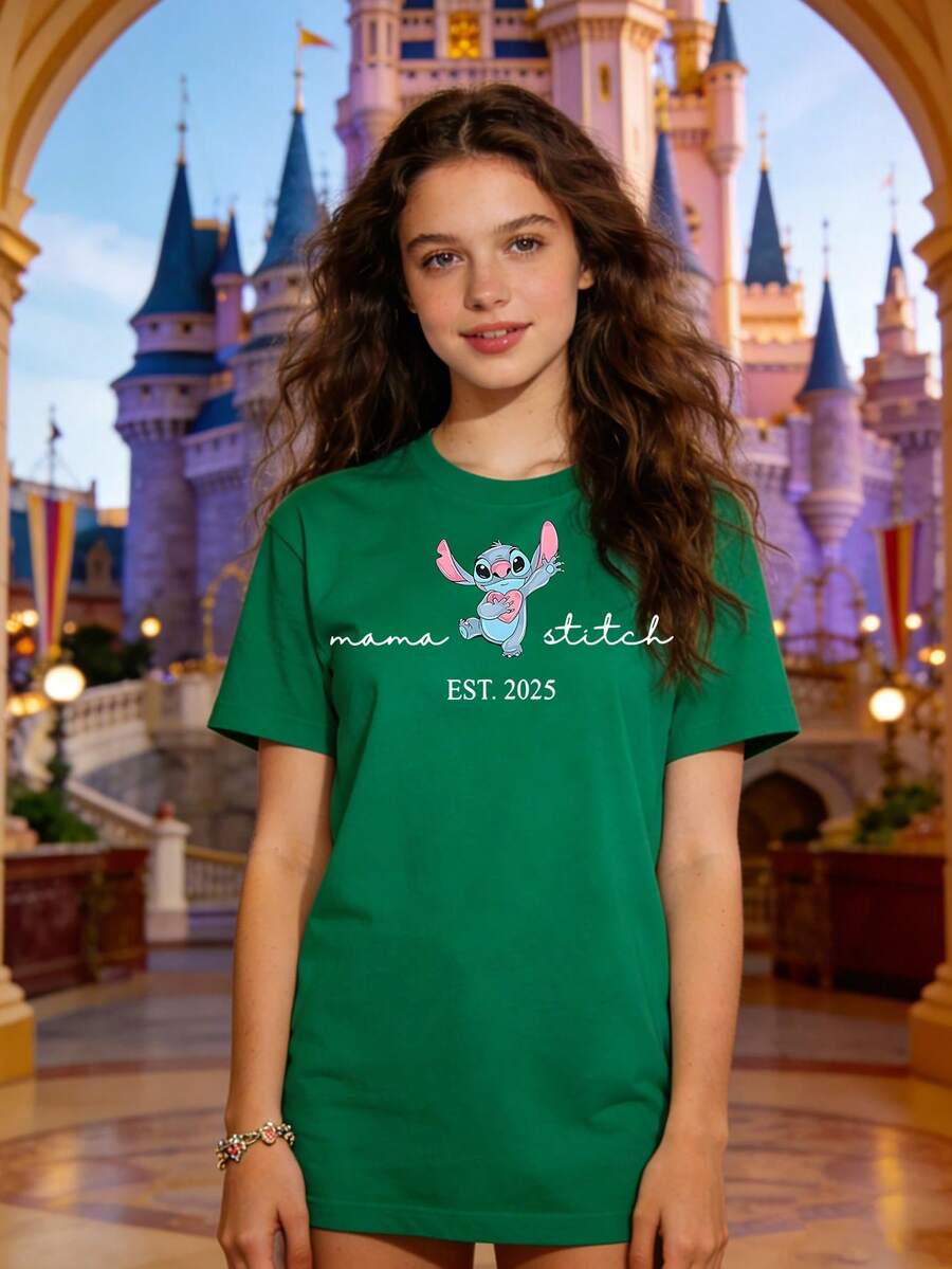 Disney Authorized Women's Casual Short Sleeve T-Shirt, Lilo & Stitch "Mama Stitch EST.2025" Print, Warm Healing Style, Breathable Comfortable Fabric, Machine Washable, All-Match For Multiple Scenarios - 綠色 - 查看 1