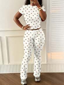 LovelyWholesale 女士夏季圆领短袖小熊图案T恤和抽绳喇叭裤套装，休闲白色 - 白色 - 查看 4