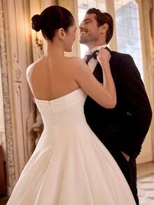 Sleek-Luxurious Strapless Bandeau Satin Wedding Dress, Voluminous A-Line Skirt & Sweeping Train, Wedding Dresses For Bride, Elegant And Comfortable, Includes Plus Sizes, Bridal Gown, Formal Dresses For Women, Suitable For Wedding, Party, Vacation, Bride, Formal Occasions, Dinner Dress, Prom Dress, After-Party Dress, Homecoming Dress, Cocktail Party, Birthday Party, Celebration, Gala, Festival, Ceremony, White - 白色 - 查看 2