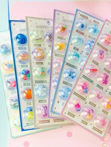 Bộ sưu tập sticker 3D hình viên nang, sticker 3D bằng nhựa dẻo chủ đề không gian và món tráng miệng dễ thương, thích hợp để dán vào nhật ký, album ảnh, ốp điện thoại, đồ thủ công DIY, quà tặng văn phòng phẩm dễ thương cho bé gái, trẻ em, thanh thiếu niên. Trang trí phòng nhà, trang trí tiệc, quà sinh nhật, quà tặng các ngày lễ, đồ dùng thời trang. Tự làm. Thích hợp để tặng bạn bè hoặc người yêu. Lễ tốt nghiệp - Lễ khai giảng. Quà tặng tựu trường - Quà tốt nghiệp. Quà tặng ngày Valentine. Sticker trang trí, đồ dùng cần thiết cho năm học mới. - Nhiều màu - Xem 3