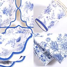 Conjunto de Suprimentos Descartáveis para Festa de Porcelana Azul e Branca com Formato de Pétalas, Pratos, Guardanapos, Copos - Adequado para 10 Convidados, Pratos de Papel Descartáveis para Festa, Aniversário, Casamento, Piquenique - Estilo 1 - Visão 3