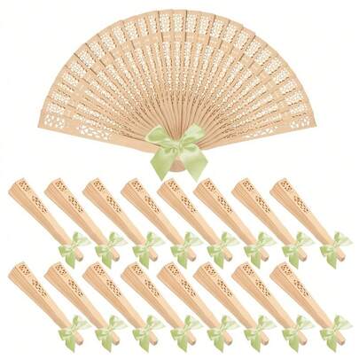 1-30把精美折叠木扇，波西米亚风手扇，蝴蝶结婚礼扇，全镂空雕刻，便携轻巧，可用作摄影道具、女性毕业礼物和家居装饰，夏季、海滩或旅行时可享受清凉微风，个性化雕刻木质婚礼扇，包含流苏丝带和欧根纱袋，可作为婚礼宾客回礼，也可用作新娘扇、纪念扇、艺术品展示，高品质定制。