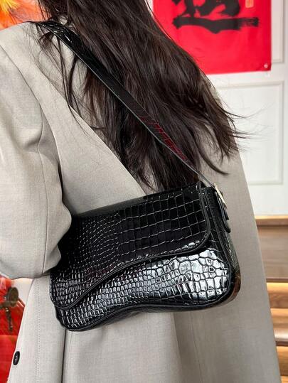 1个纯色鳄鱼纹压花简约法棍包，日常百搭及节日送礼佳品