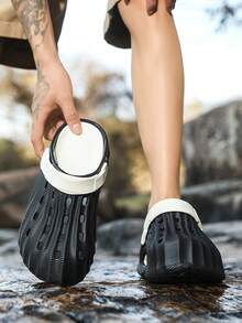 Summer New Thick Sole Closed Toe Sandals | Lightweight Soft Bottom Non-Slip Outdoor Slippers | Men's Breathable Beach Flip Flops - Black and White - View 3