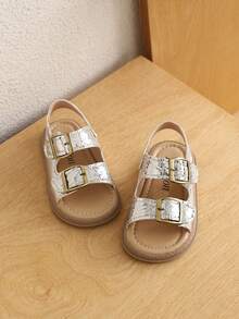 Un par de sandalias de playa con diseño tridimensional para niño bebé de PU, antideslizantes, de moda, casuales y de estilo coreano clásico para estudiantes, adecuadas para el verano. - Plateado - Ver 2
