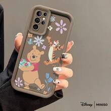 Miniso Disney Winnie The Pooh & Tigger Floral Phone Case Suitable For Samsung Galaxy S25 Ultra/S25 Plus/S25/Galaxy S24 Ultra/S24 Plus/S24/S24 FE/S23 Ultra/S23 FE/S22Ultra/S22 Plus/S22/S21 Ultra/S21 Plus/S21/S21 FE/A13/A14/A15/A16/A17/A33/A34/A35/A36/A52/A53/A54/Galaxy Note20Ultra/Galaxy Note20 Galaxy S25 Case Galaxy S25 Case Galaxy S25 Ultra Case Plus Stocking Stuffers The Girlfriend - 酒紅色 - 查看 5
