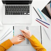 1-6支装金属旋转圆珠笔，银色、金色、玫瑰金亮面，适合作为毕业礼物、酒店礼品、母亲节礼物、婚礼礼物和DIY礼物，多种颜色可选，实用性强，适用于办公室、学校和家庭使用。 - 細筆 - 查看 5