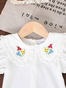 女嬰夏季甜美可愛花卉刺繡蕾絲拼接彼得潘領後扣百搭上衣，學院風返校穿搭 - 白色 - 查看 5