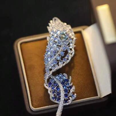 Sản phẩm mới về Thu/Đông: Ghim cài áo hình lông vũ đính đá Zirconia sang trọng, phụ kiện cao cấp cho vest/váy.