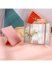 Gương trang điểm cầm tay gấp gọn họa tiết graffiti Y2K: Gương vuông gấp ba nhỏ gọn với thiết kế siêu mỏng, có thể gấp thành ba phần để cất giữ. Gương trang điểm chống vỡ này lý tưởng để sử dụng trên bàn làm việc tại nhà. Kích thước nhỏ gọn cho phép phụ nữ bận rộn sử dụng mọi lúc, mọi nơi. - Nhiều màu - Xem 2