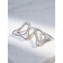 1 par de pendientes dorados exagerados y asimétricos con diseño calado para mujeres - Plateado - Ver 4