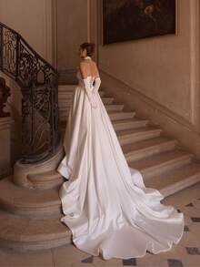 Regal Strapless Sweetheart Lace Bodice Pearl Choker Satin Ballgown Wedding Dress With Dramatic Train, Wedding Dresses For Bride, Elegant And Comfortable, Includes Plus Sizes, Bridal Gown, Formal Dresses For Women, Suitable For Wedding, Party, Vacation, Bride, Formal Occasions, Dinner Dress, Prom Dress, After-Party Dress, Homecoming Dress, Cocktail Party, Birthday Party, Celebration, Gala, Festival, Ceremony - 白色 - 查看 2