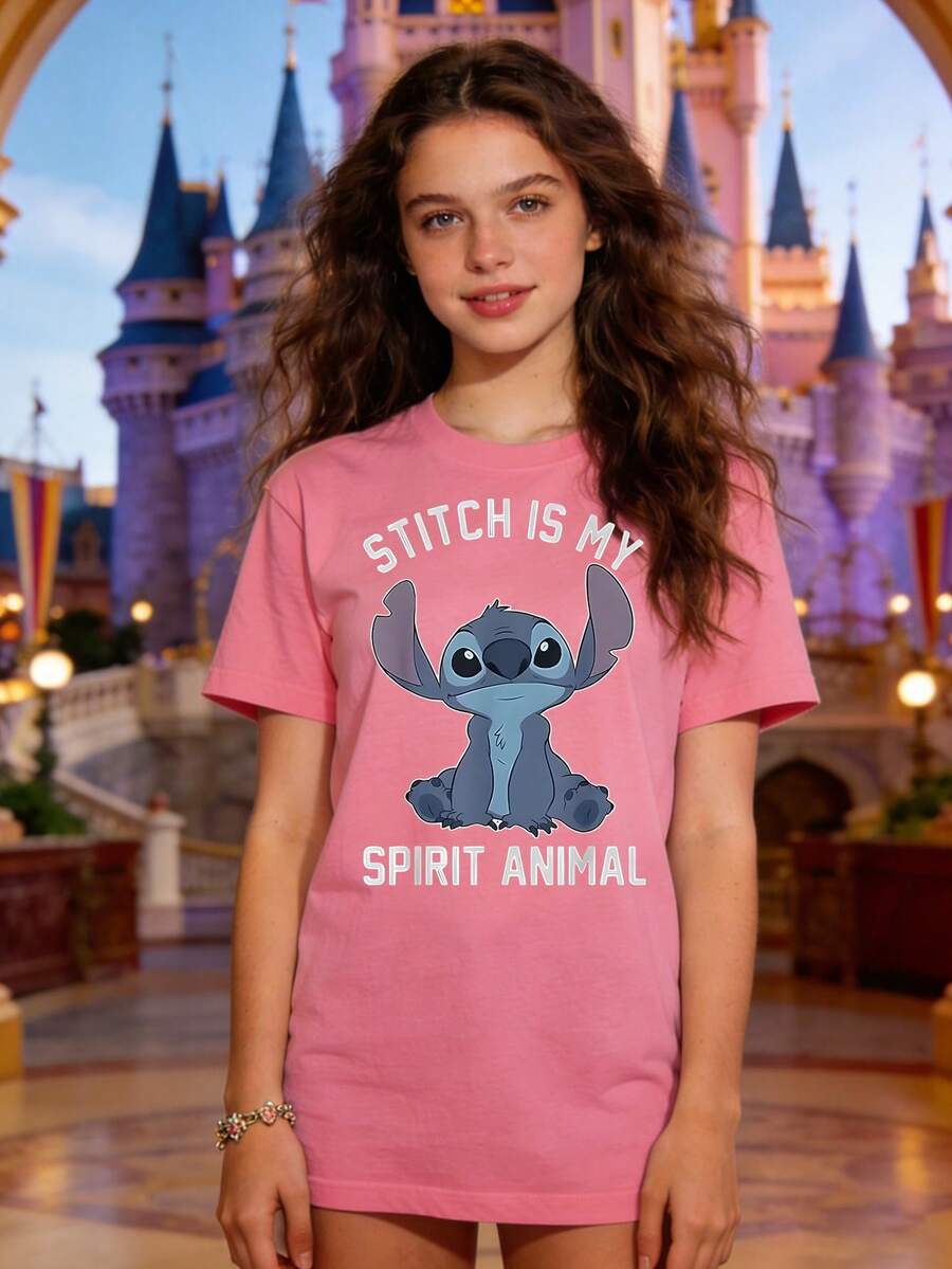 Disney Authorized Women's Casual Short Sleeve T-Shirt, Lilo & Stitch "STITCH IS MY SPIRIT ANIMAL" Print, Bold Girl Style, Breathable Comfortable Fabric, Machine Washable, All-Match For Multiple Scenarios - Rose bonbon - Voir 1