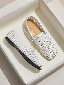 2026 Spring/Summer Plus Size Women's Vintage Woven Breathable Flat Loafers, Versatile White Hollow Square Toe Slip-On Commuter Shoes - White - View 3