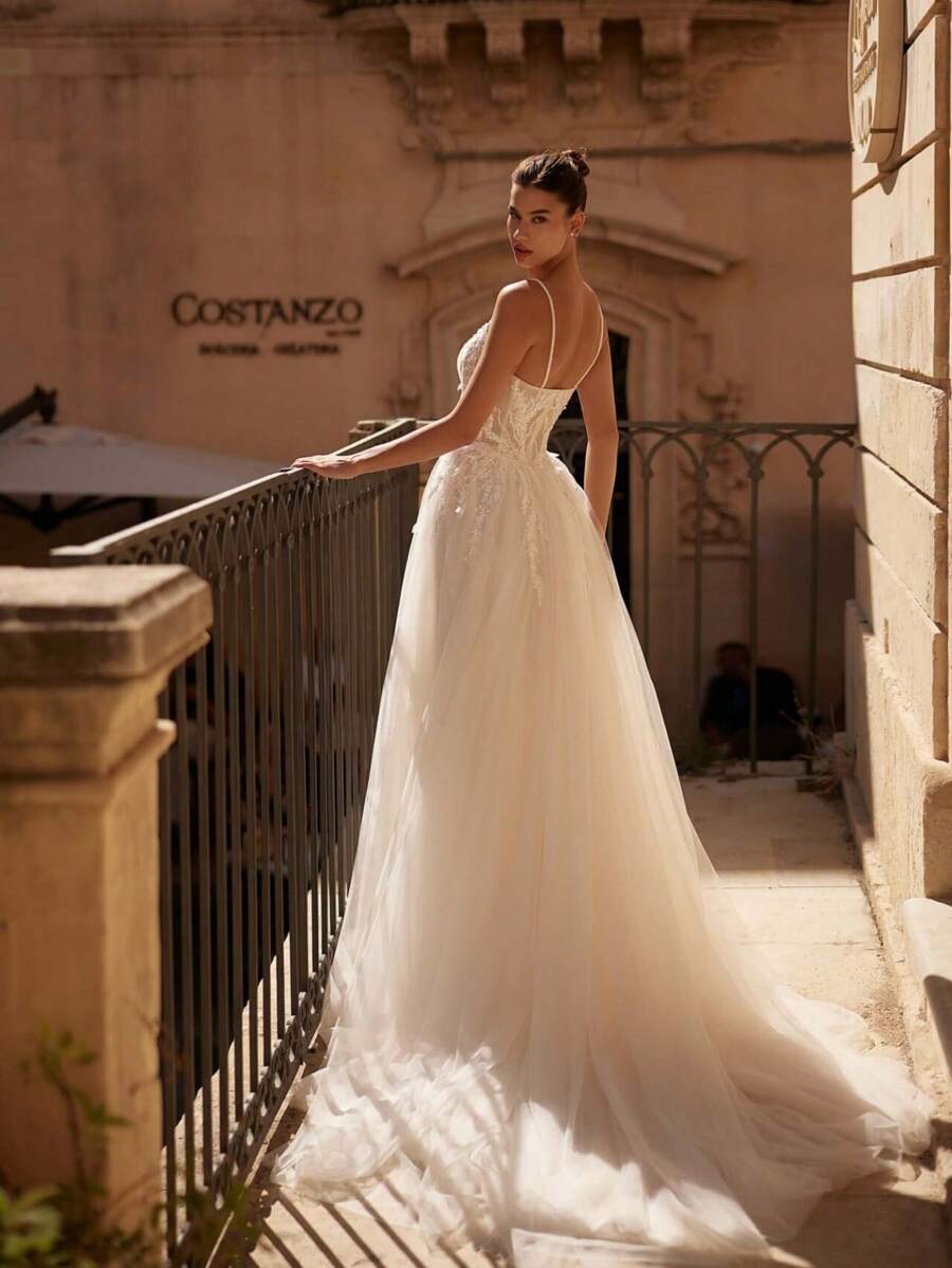 Ethereal Spaghetti Strap Sweetheart Illusion Lace Wedding Dress With Flowy Tulle A-Line Skirt, Wedding Dresses For Bride, Elegant And Comfortable, Includes Plus Sizes, Bridal Gown, Formal Dresses For Women, Suitable For Wedding, Party, After-Party Dress, Cocktail Party, Bride, Formal Occasions, Dinner Dress, Prom Dress, Birthday Party, Celebration, Gala, Festival, Ceremony, Graduation, Homecoming Dress, Vacation, White - 白色 - 查看 1