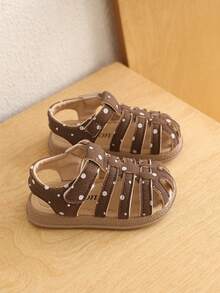 一双男童PU运动鞋，采用时尚经典的欧式风格和罗马风格的魔术贴设计，适合夏季穿着。 - 咖啡棕 - 查看 6