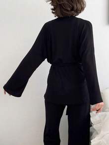 Bộ đồ mặc nhà 3 món bằng vải dệt kim mềm mại: áo khoác cardigan, áo hai dây và quần. - màu đen - Xem 3