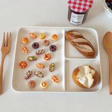 一套（12个）法式面包造型磁性贴纸，迷你逼真欧式面包冰箱贴，可爱栩栩如生，粘性强，是烘焙爱好者的理想创意礼物，也是乔迁之喜、生日惊喜、与朋友分享以及日常收藏的绝佳选择。 - 麵包 - 查看 6