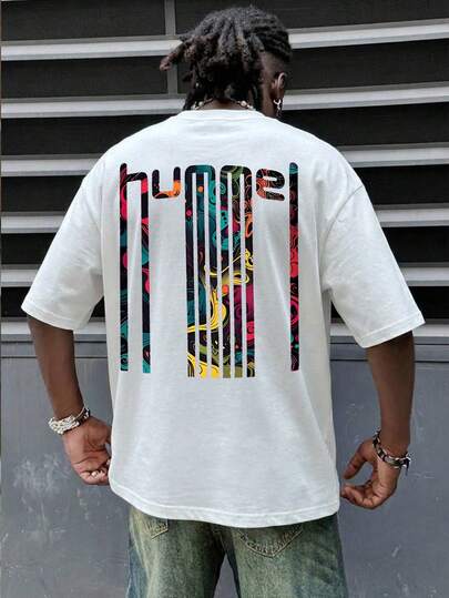 男士印花T恤，100%聚酯纤维透气针织面料，常规版型圆领，适合夏季户外运动和日常穿着。