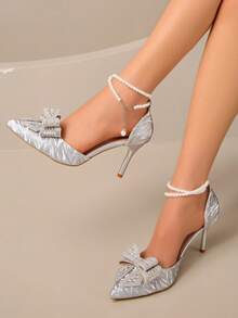 银色高跟鞋，时尚水晶蝴蝶结尖头细跟高跟鞋，仙女风春夏新款，踝带银色凉鞋，猫跟女鞋，性感正式高跟鞋，可搭配连衣裙或旗袍 - 銀色 - 查看 4