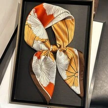 26.77 英寸（68 厘米）丝滑印花方巾，女士时尚透气多功能头巾/围巾配饰，1 条装 - 焦糖 - 查看 9