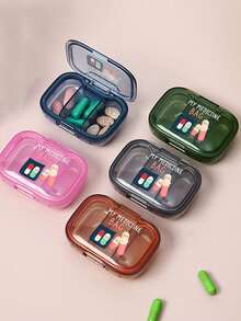 1 pieza Caja de pastillas portátil y mini con "My Medicine Bag" y patrón de pastillas, organizador de pastillas portátil y minimalista con 3 compartimentos, estuche de pastillas mini portátil a prueba de agua y humedad, accesorio médico imprescindible, organizador de atención médica diaria, adecuado para almacenar medicamentos y otros artículos pequeños, para uso diario/al aire libre/viajes, esencial para usuarios conscientes de la salud y en movimiento - Ver 1