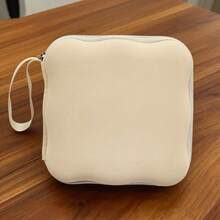 1个EVA材质纯色波浪纹多功能数码产品硬壳收纳包，适用于收纳数据线、充电器、蓝牙耳机等小型数码产品，硬壳保护，网状口袋收纳，拉链封口，挂绳设计，旅行数码包收纳盒，电子产品整理包，充电器收纳包，数据线收纳包，假日旅行必备品。 - 彩色 - 查看 10