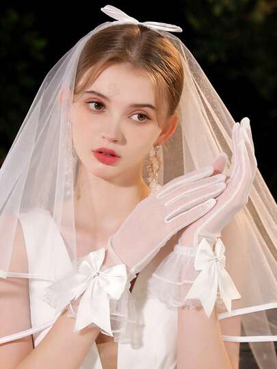 两件套 - 1 个法式新娘头饰 + 2 副蕾丝手套 - 精致短款蕾丝钩编手套，适合新娘拍摄婚纱照。蕾丝手套也适合儿童表演，头饰则适合生日派对拍照。