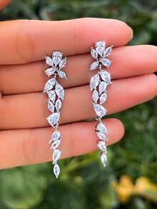 一对精致镀银长叶形立方氧化锆垂坠耳环，CZ水晶首饰，适合婚礼、订婚、宴会、派对、舞会、新娘、伴娘、女士礼物 - 白色 - 查看 10