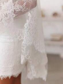 1pc New Luxury Lace Trim White Double-Layer Bridal Veil, Wedding Photography Prop, Church/Outdoor Lawn Photoshoot Headpiece - White - View 3