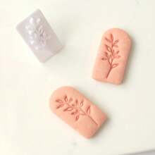 简约实用乡村风花卉饼干模具，PLA材质压花切割工具，适用于节日派对、下午茶聚会、家庭烘焙和面包店。 - 查看 16