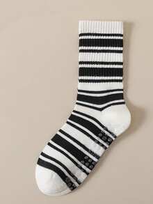 3 Paar/4 Paar Damen Schwarz & Weiß Serie atmungsaktive rutschfeste Yoga Socken, Einheitsgröße, neutrale Silikon Streifen rutschfeste Bootsocken mit Herz Stickerei, feuchtigkeitsableitende Sportssocken geeignet für Pilates, Ballett, Fitness, gestreifte und einfarbige rutschfeste Socken geeignet für Fitness Zuhause und Studio Nutzung - Verschiedenfarbig - Übersicht 13