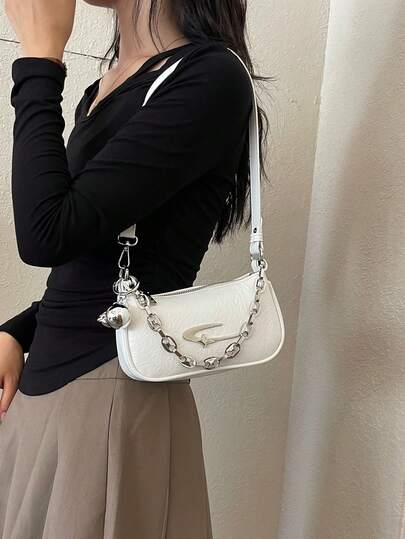 Sac carré personnalisé mode pour femmes, sac appareil photo, matériau en PU, décoration étoile métallique, décoration chaîne, décoration boule, style audacieux, ambiance métallique Y2K, convient pour un usage quotidien, trajets domicile-travail, portefeuille, cadeau pour amis, vacances, sac à bandoulière pour femmes, Nouvel An