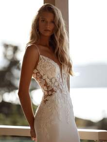 Sleek Spaghetti Strap Sweetheart Lace Appliqué Satin Mermaid Wedding Dress With Side Cutouts & Train, Wedding Dresses For Bride, Elegant And Comfortable, Includes Plus Sizes, Bridal Gown, Formal Dresses For Women, Suitable For Wedding, Party, After-Party Dress, Cocktail Party, Bride, Party Dress, Formal Occasions, Dinner Dress, Prom Dress, Birthday Party, Celebration, Gala, Festival, Ceremony, Graduation, Homecoming Dress, Vacation, White - 白色 - 查看 3