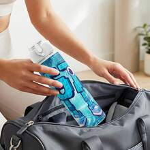 1个粉色67号印花750毫升/26盎司塑料运动水瓶，可爱印花，防漏弹出式瓶盖，轻便、坚固、耐用、大容量、可重复使用。 - 白色 - 查看 4