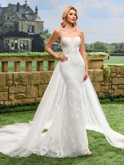 Solid Color Fashionable Lace Mesh Waist-Cinching Strapless Wedding Dress