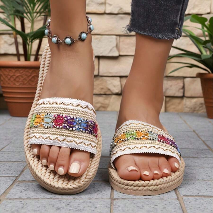 New Summer Bohemian Crystal Toe Clip Women Fashion Elegant Non-Slip Flat Sandals