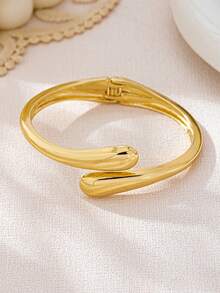 Bộ 3 vòng tay kiểu dáng tối giản mạ vàng, thiết kế bất đối xứng hình giọt nước, chất liệu dày dặn, bền chắc, làm từ kim loại nặng và hợp kim kẽm, thích hợp cho nữ giới. - Vàng - Xem 8